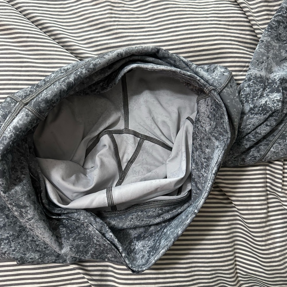 Lulu Grey Pattern Leggings - image 2